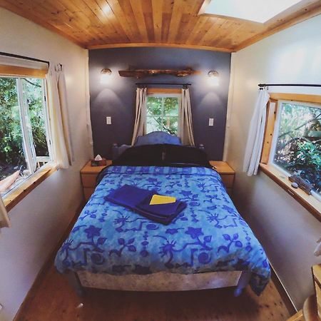 Up The Creek Backpacker'S Lodge Roberts Creek Extérieur photo