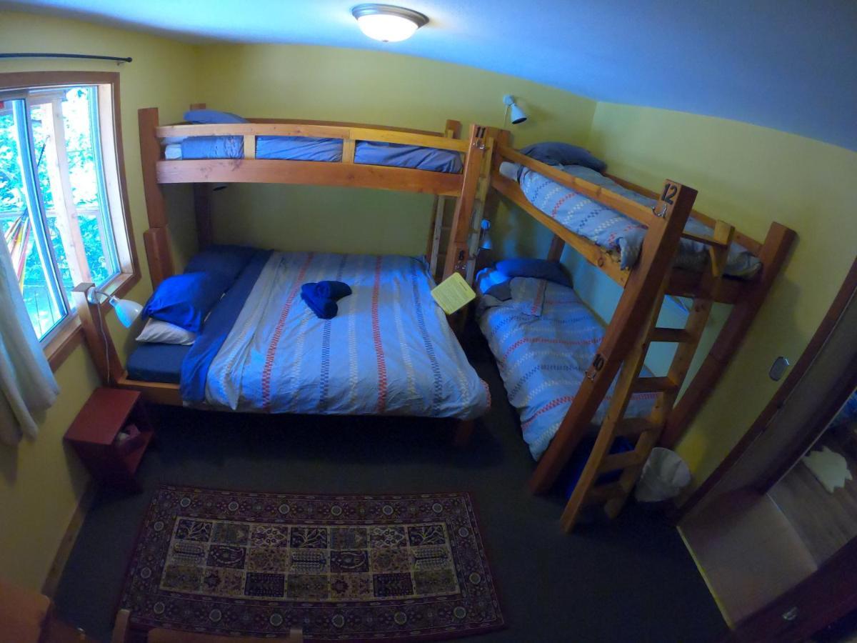 Up The Creek Backpacker'S Lodge Roberts Creek Extérieur photo
