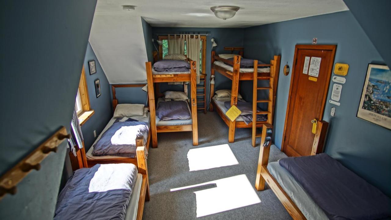 Up The Creek Backpacker'S Lodge Roberts Creek Extérieur photo